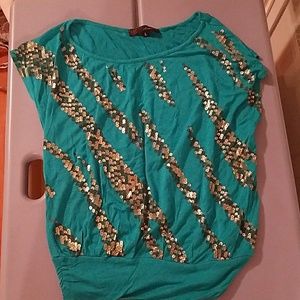 Juniors loose fitting tee